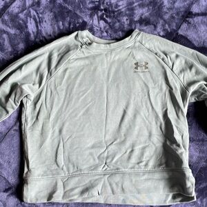 Underarmour medium loose cropped sweater